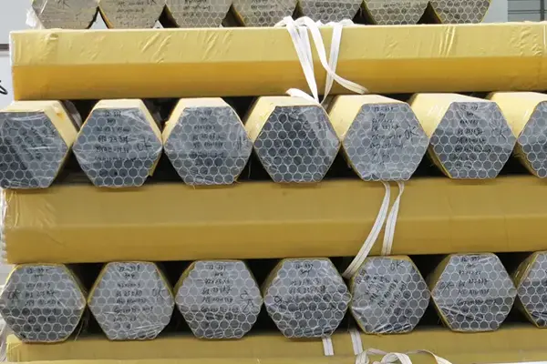 Stainless steel seamless pipe packaging