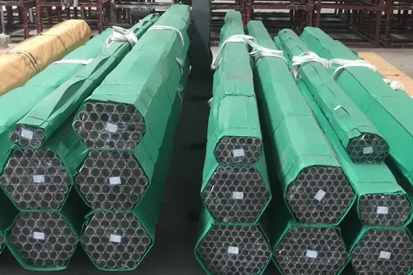 Stainless steel welded pipe packaging
