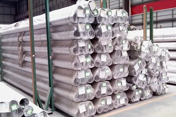 Stainless steel welded pipe packaging